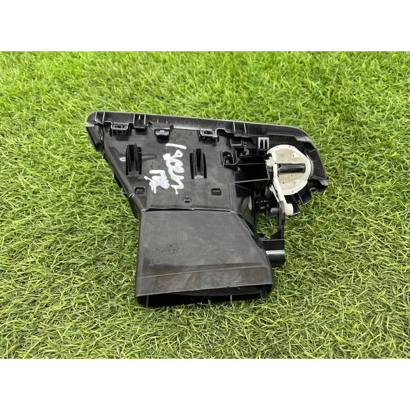 Дефлектор воздуховода (салон) Renault Scenic III 2011 1.6 R9M 687607083R