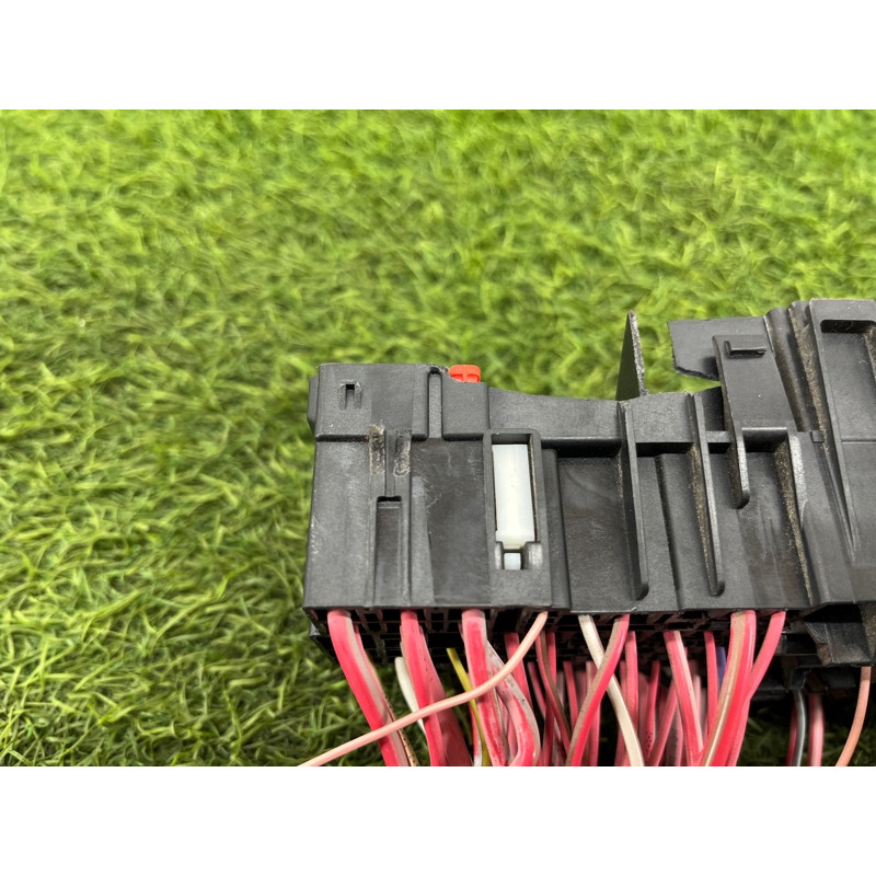 Блок предохранителей (электрика) Renault Scenic III 2011 1.6 R9M 252360003R