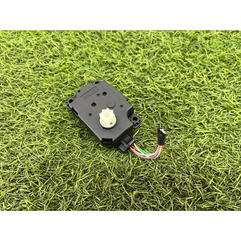 Привод заслонки отопителя (отопление и кондиционирование) Renault Scenic III 2011 1.6 R9M N105212V