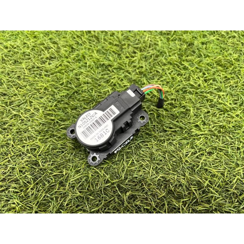 Привод заслонки отопителя (отопление и кондиционирование) Renault Scenic III 2011 1.6 R9M N105212V