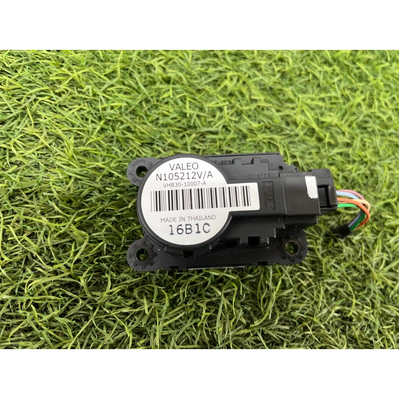 Привод заслонки отопителя (отопление и кондиционирование) Renault Scenic III 2011 1.6 R9M N105212V