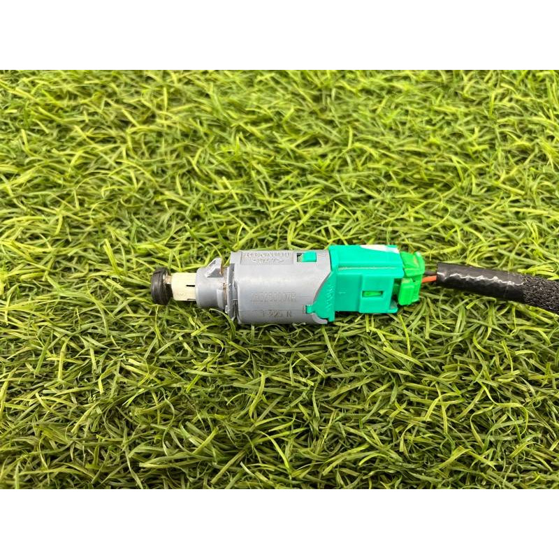 Концевик педали сцепления (электрика / датчики) Renault Scenic III 2011 1.6 R9M 253250007R