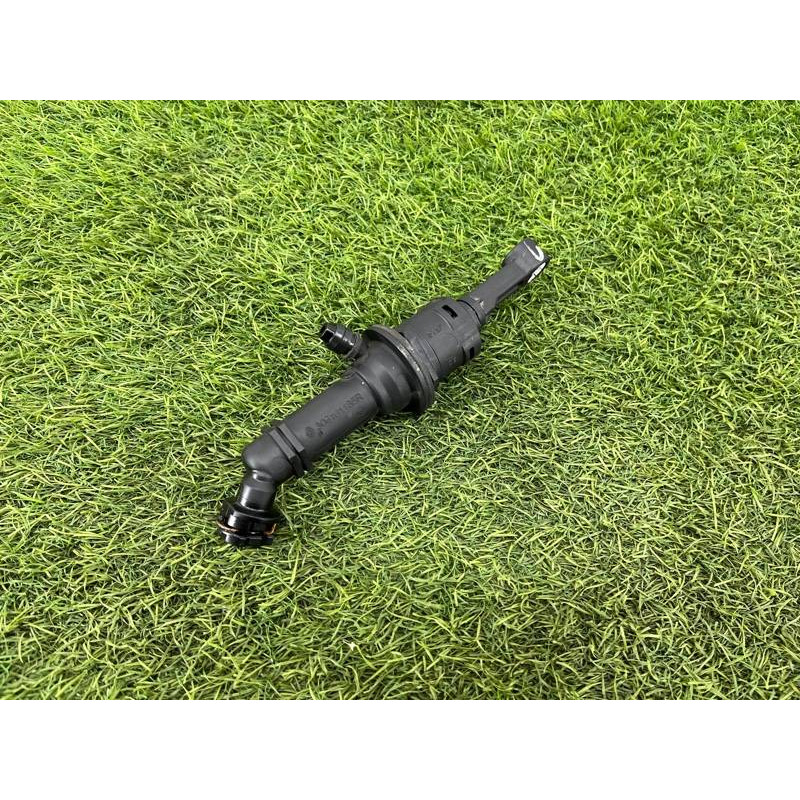 Главный цилиндр сцепления (трансмиссия) Renault Scenic III 2011 1.6 R9M 306101185R