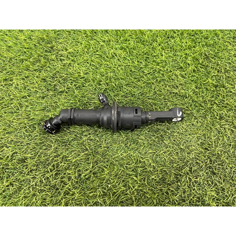 Главный цилиндр сцепления (трансмиссия) Renault Scenic III 2011 1.6 R9M 306101185R