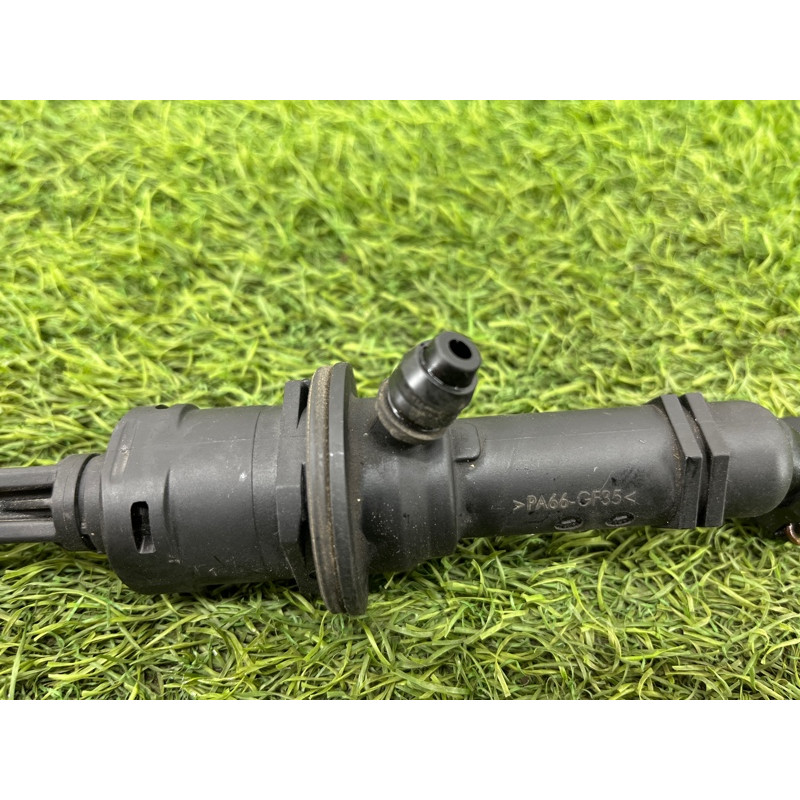 Главный цилиндр сцепления (трансмиссия) Renault Scenic III 2011 1.6 R9M 306101185R