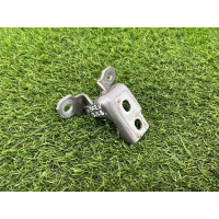 Петля двери