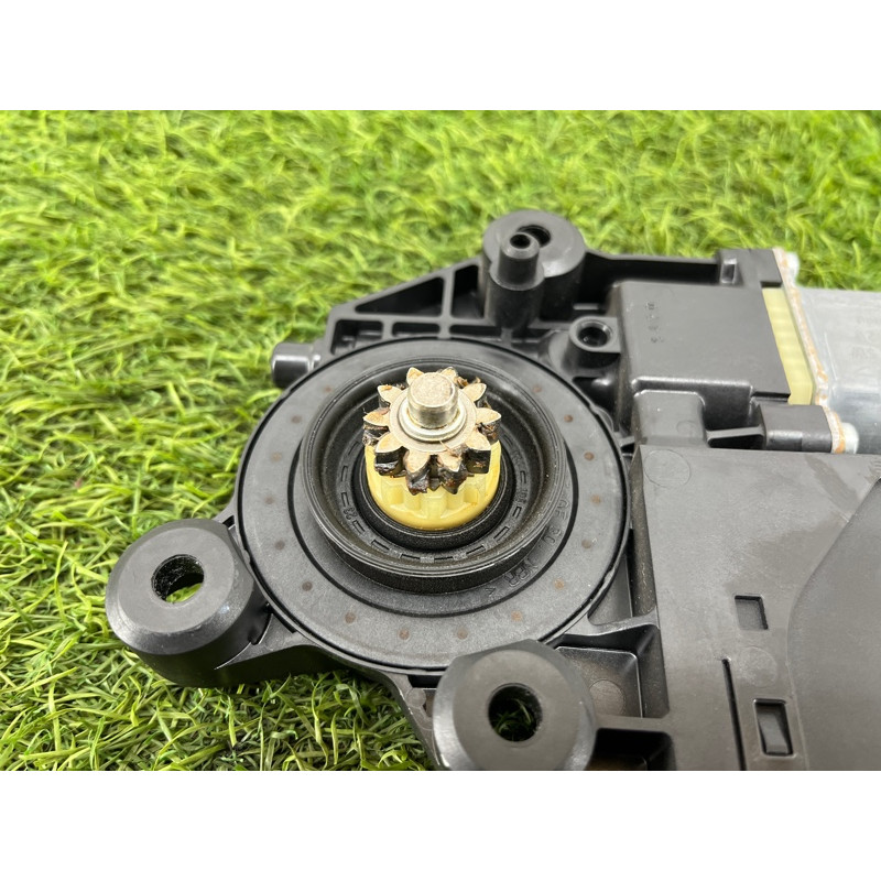 Мотор стеклоподъемника (электрика) Renault Scenic III 2011 1.6 R9M 827310166R