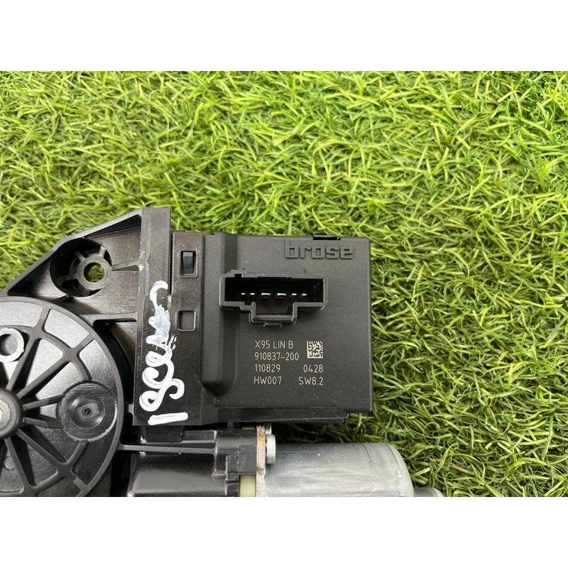 Мотор стеклоподъемника (электрика) Renault Scenic III 2011 1.6 R9M 827310166R