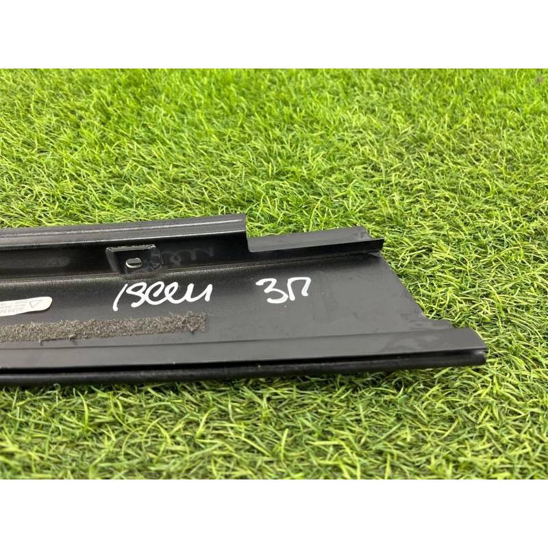 Накладка стойки (кузов и элементы) Renault Scenic III 2011 1.6 R9M 822830007R