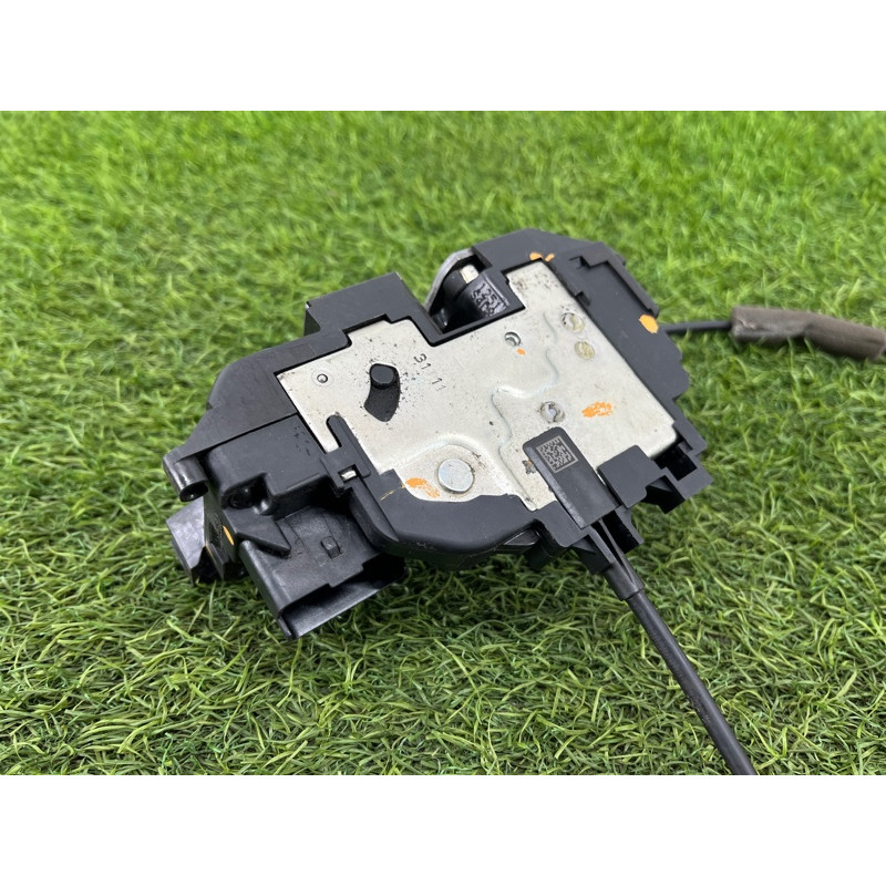 Замок двери (кузов и элементы) Renault Scenic III 2011 1.6 R9M 825030032R