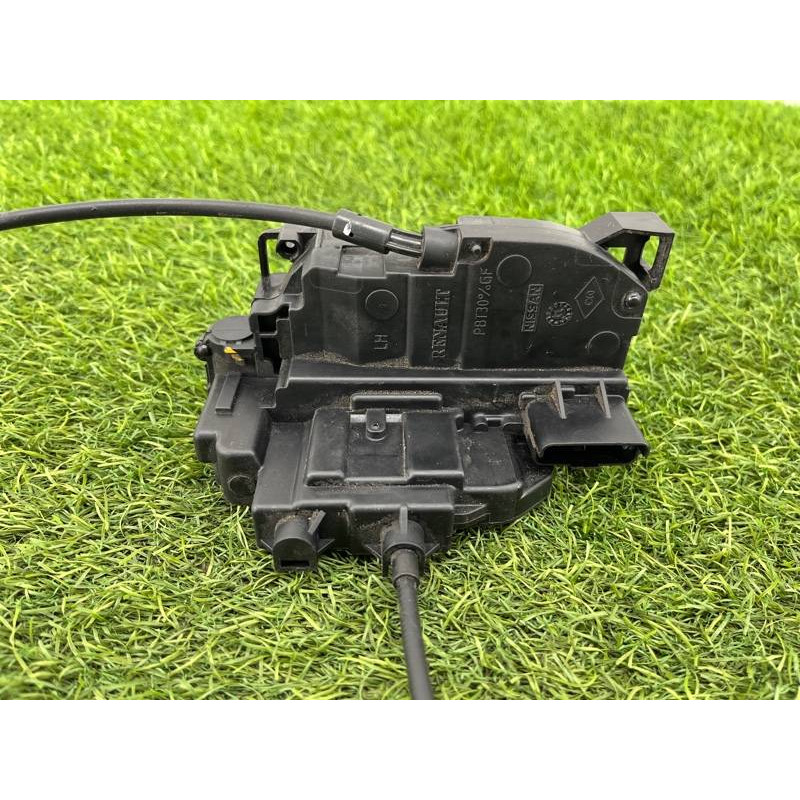 Замок двери (кузов и элементы) Renault Scenic III 2011 1.6 R9M 825030032R