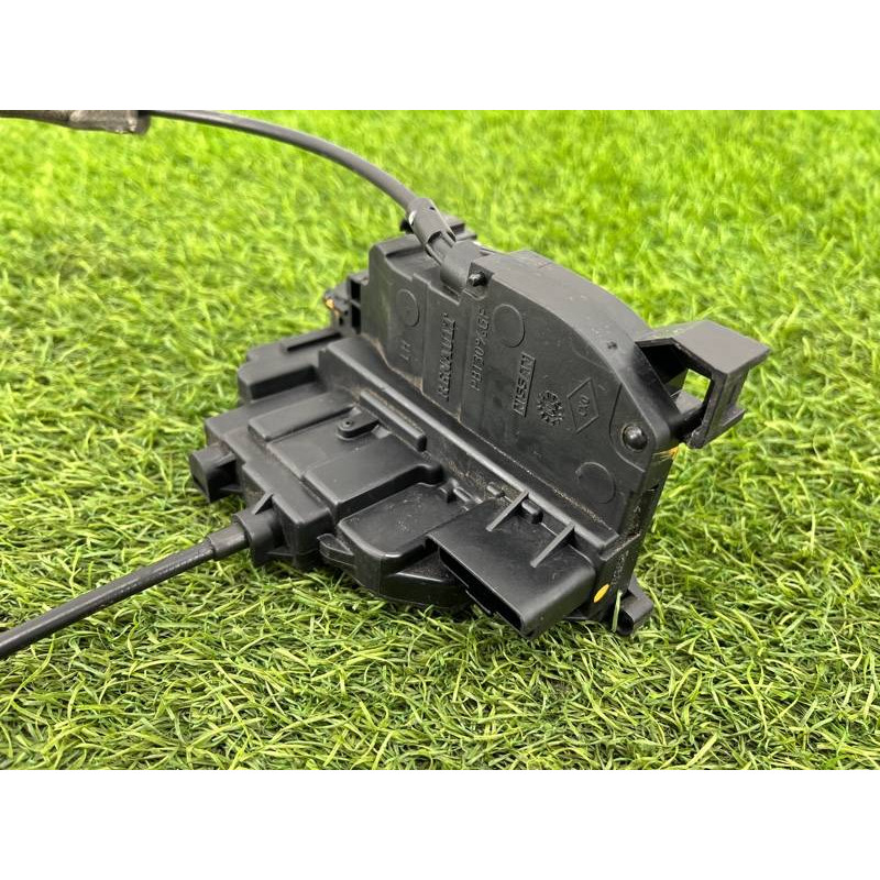 Замок двери (кузов и элементы) Renault Scenic III 2011 1.6 R9M 825030032R