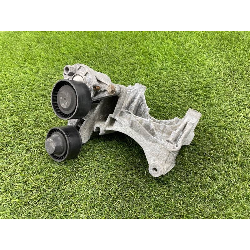 Кронштейн генератора (кронштейны двигателя) Renault Scenic III 2011 1.6 R9M 117105124R