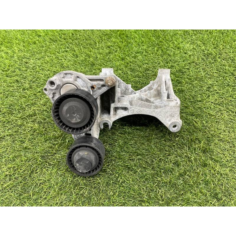 Кронштейн генератора (кронштейны двигателя) Renault Scenic III 2011 1.6 R9M 117105124R