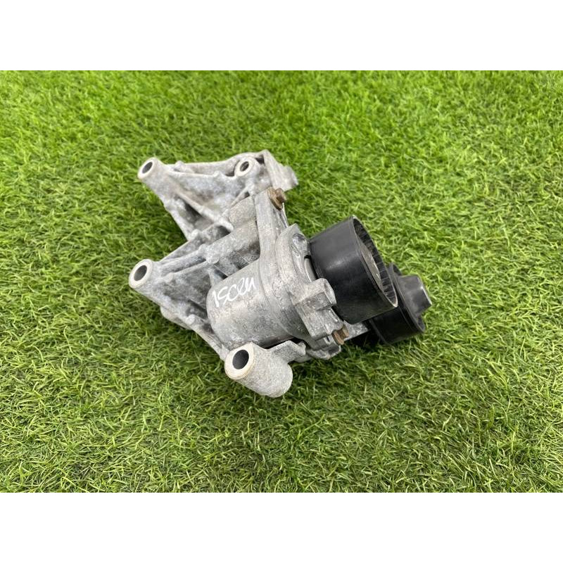 Кронштейн генератора (кронштейны двигателя) Renault Scenic III 2011 1.6 R9M 117105124R