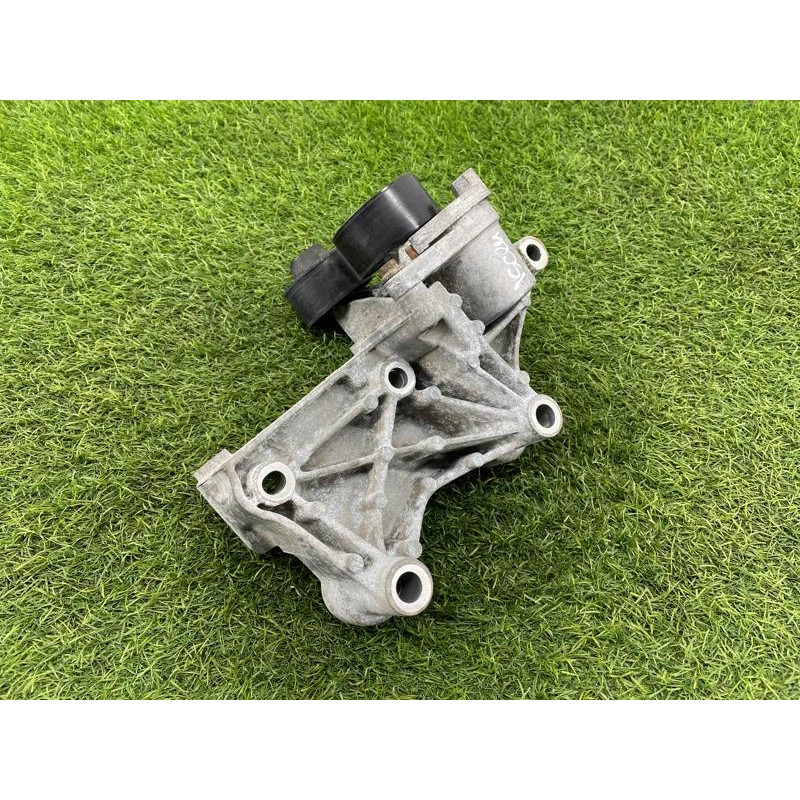 Кронштейн генератора (кронштейны двигателя) Renault Scenic III 2011 1.6 R9M 117105124R