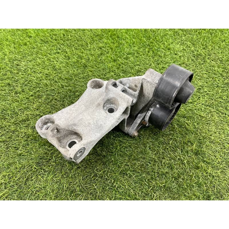 Кронштейн генератора (кронштейны двигателя) Renault Scenic III 2011 1.6 R9M 117105124R