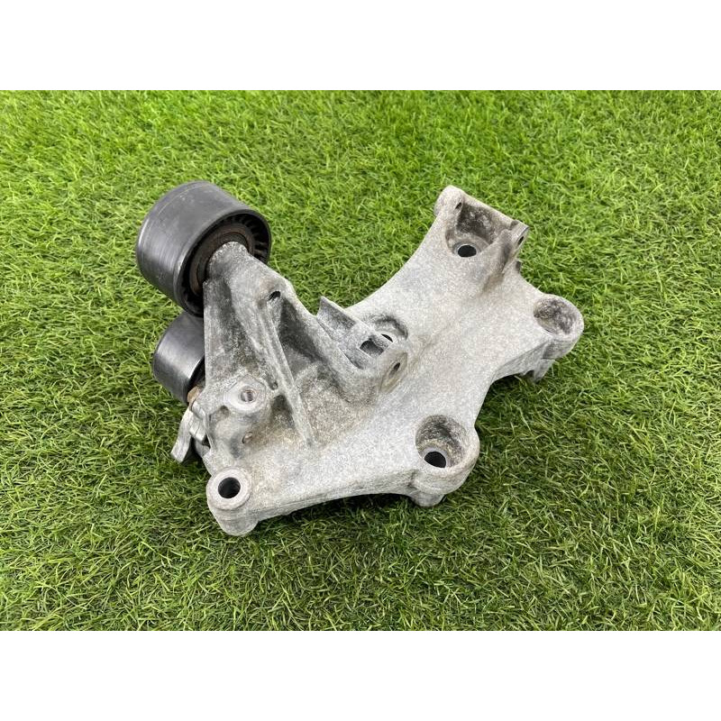 Кронштейн генератора (кронштейны двигателя) Renault Scenic III 2011 1.6 R9M 117105124R