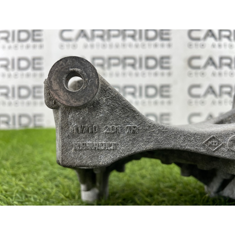 Кронштейн генератора (кронштейны двигателя) Renault Scenic III 2011 1.6 R9M 117105124R