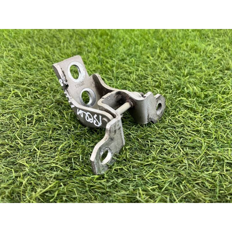 Петля двери (кузов и элементы) Renault Scenic III 2011 1.6 R9M 804010018R