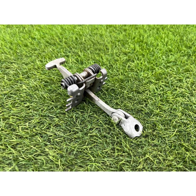 Ограничитель двери (кузов и элементы) Renault Scenic III 2011 1.6 R9M 824309533R