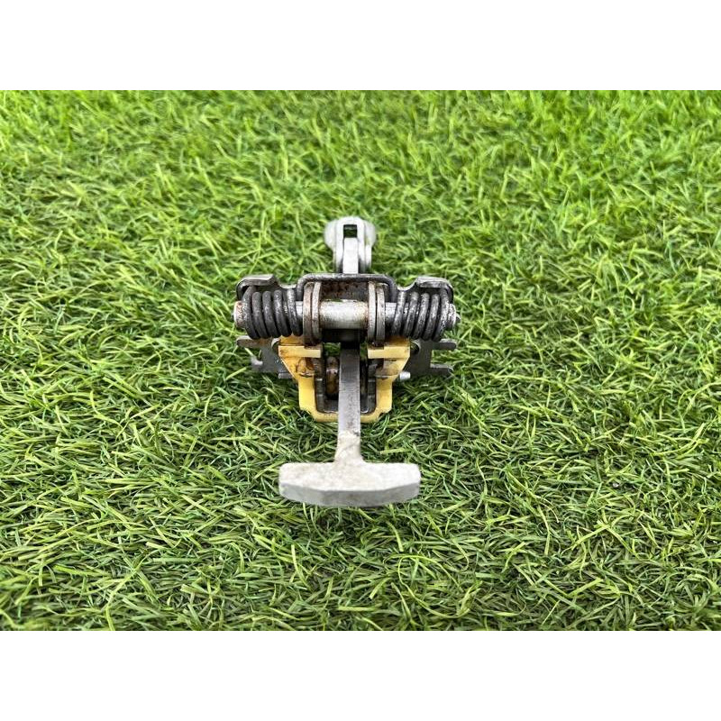 Ограничитель двери (кузов и элементы) Renault Scenic III 2011 1.6 R9M 824309533R