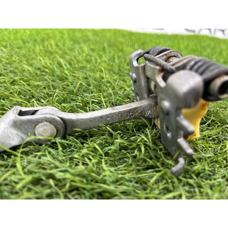 Ограничитель двери (кузов и элементы) Renault Scenic III 2011 1.6 R9M 824309533R