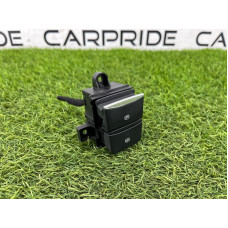 Кнопка стояночного тормоза