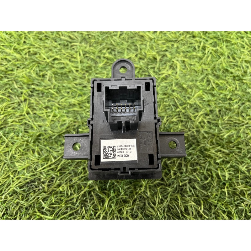 Кнопка стояночного тормоза (электрика / кнопки) FORD ESCAPE MK4 2020 1.5 LB5Z2B623AA