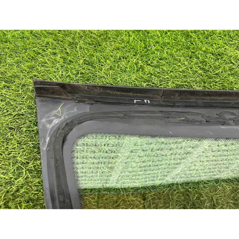 Форточка кузова (стекла и зеркала) Renault Scenic III 2011 1.6 R9M 833070003R