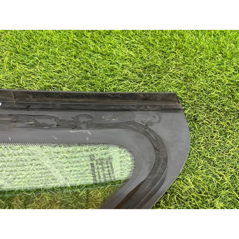 Форточка кузова (стекла и зеркала) Renault Scenic III 2011 1.6 R9M 833070003R