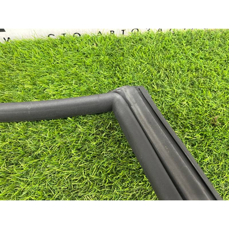 Уплотнитель проема двери (кузов и элементы) Audi A5 F5 2019 2.0 TFSI 8W8833708