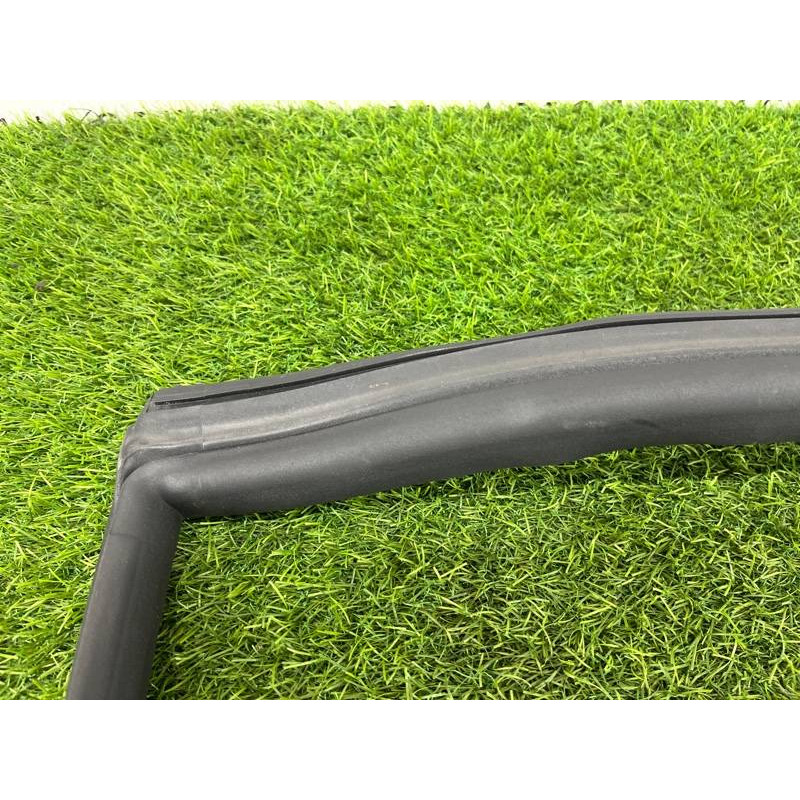 Уплотнитель проема двери (кузов и элементы) Audi A5 F5 2019 2.0 TFSI 8W8833708