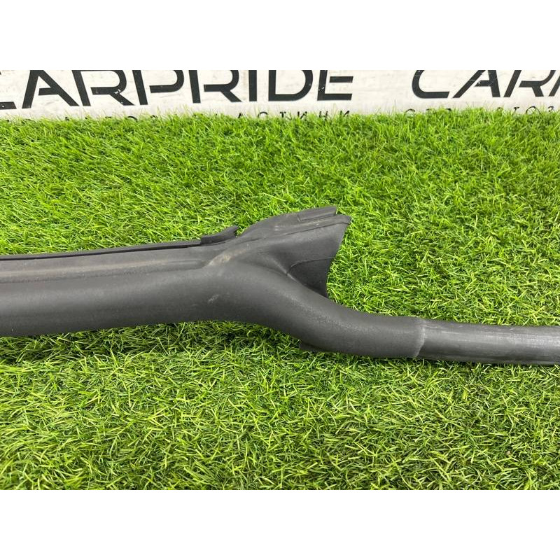 Уплотнитель проема двери (кузов и элементы) Audi A5 F5 2019 2.0 TFSI 8W8833708