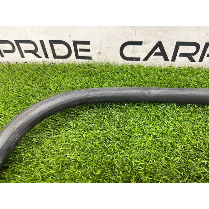 Уплотнитель проема двери (кузов и элементы) Audi A5 F5 2019 2.0 TFSI 8W8833708