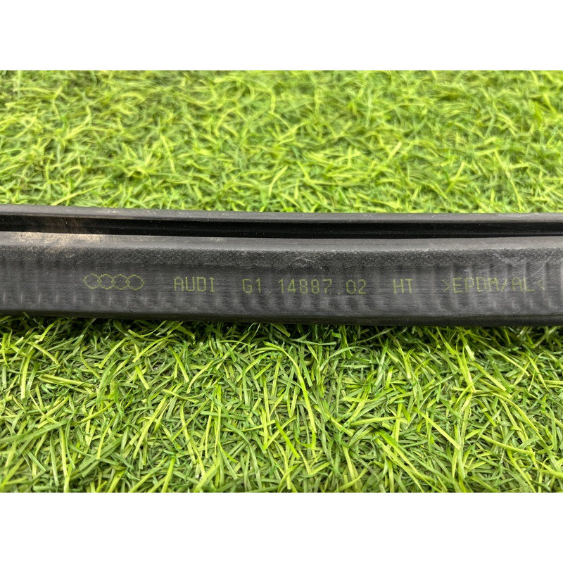 Уплотнитель проема двери (кузов и элементы) Audi A5 F5 2019 2.0 TFSI 8W8833708