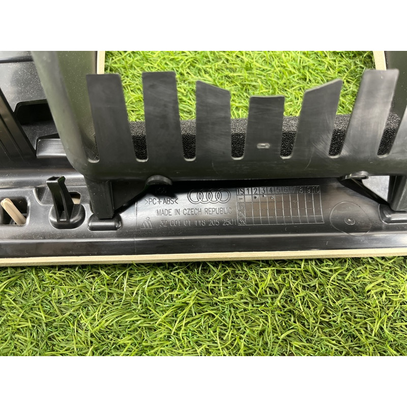 Бардачок водительский (салон) AUDI A4 B9 2017 2.0L 8W1880301ABV2