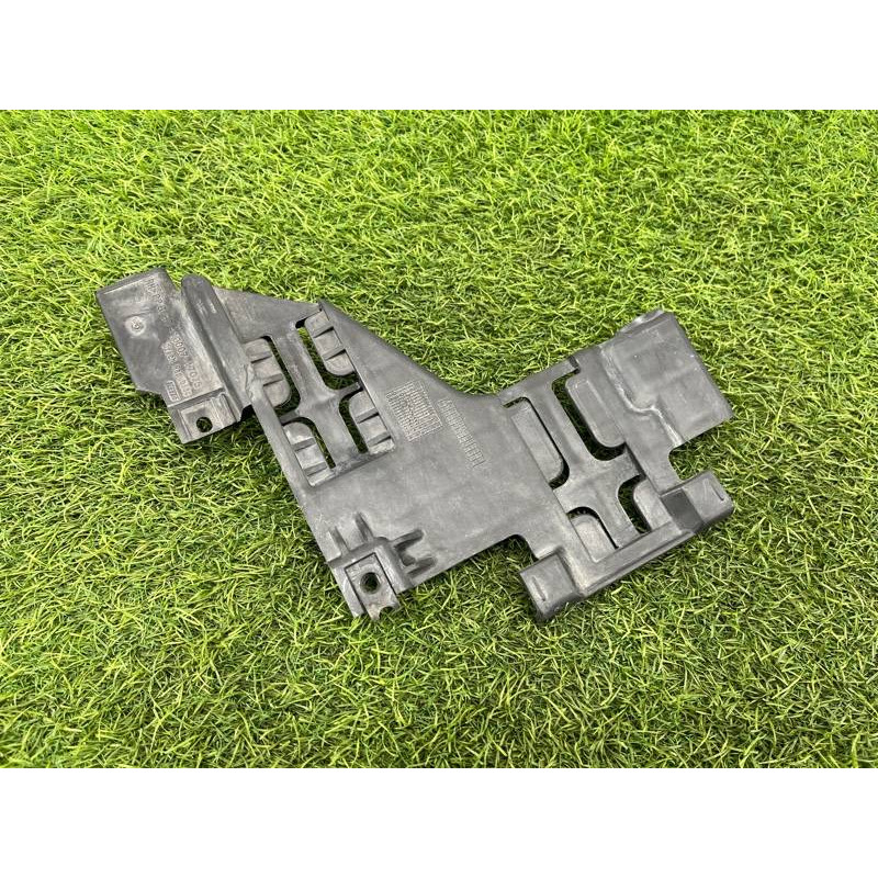 Кронштейн фари (кузов і елементи) Audi Q5 8R 2012 3.2 CALB 8R0941454
