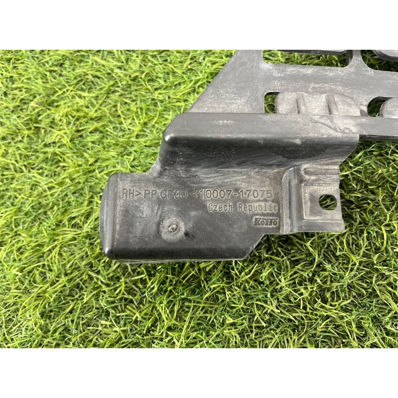 Кронштейн фари (кузов і елементи) Audi Q5 8R 2012 3.2 CALB 8R0941454
