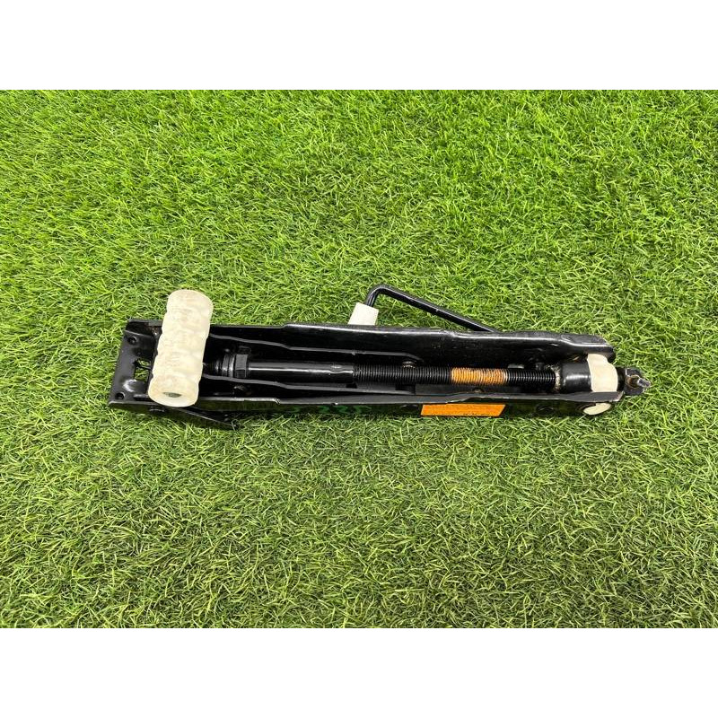 Домкрат (аксессуары) AUDI A8 D4 2011 4,2 4H0011031C