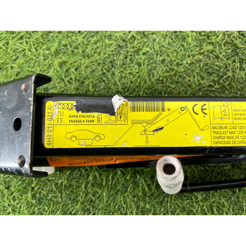 Домкрат (аксессуары) AUDI A8 D4 2011 4,2 4H0011031C