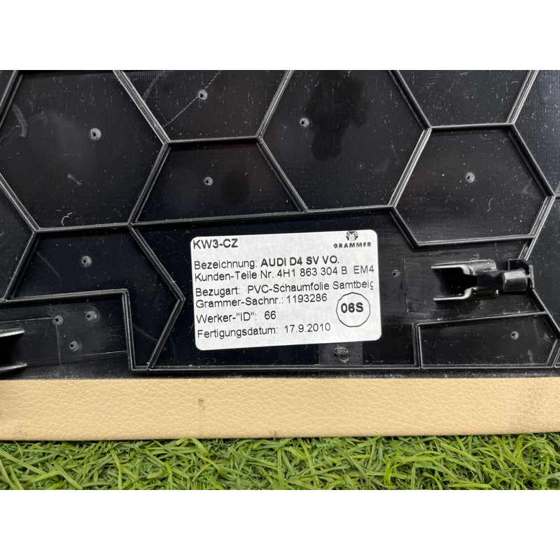 Накладка центральной консоли (салон) AUDI A8 D4 2011 4,2 4H1863304BEM4