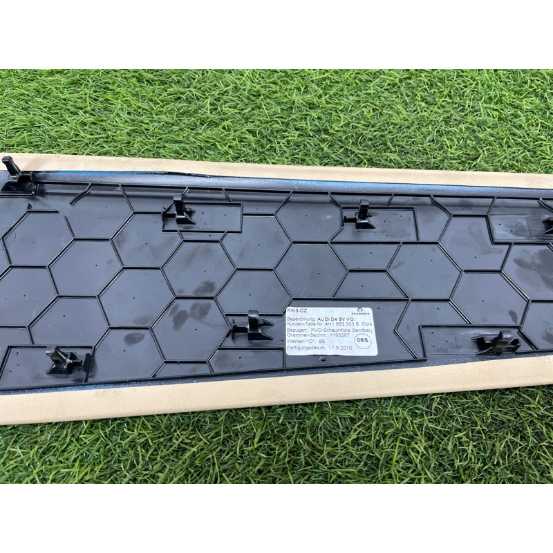 Накладка центральной консоли (салон) AUDI A8 D4 2011 4,2 4H1863303BEM4