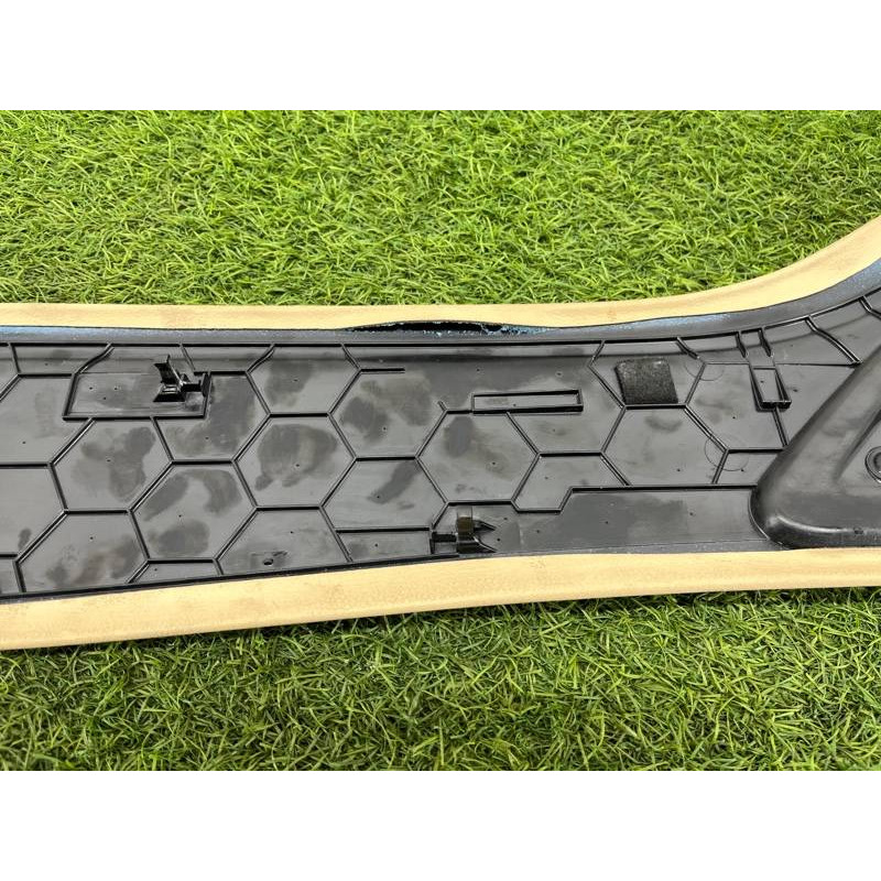 Накладка центральной консоли (салон) AUDI A8 D4 2011 4,2 4H1863303BEM4