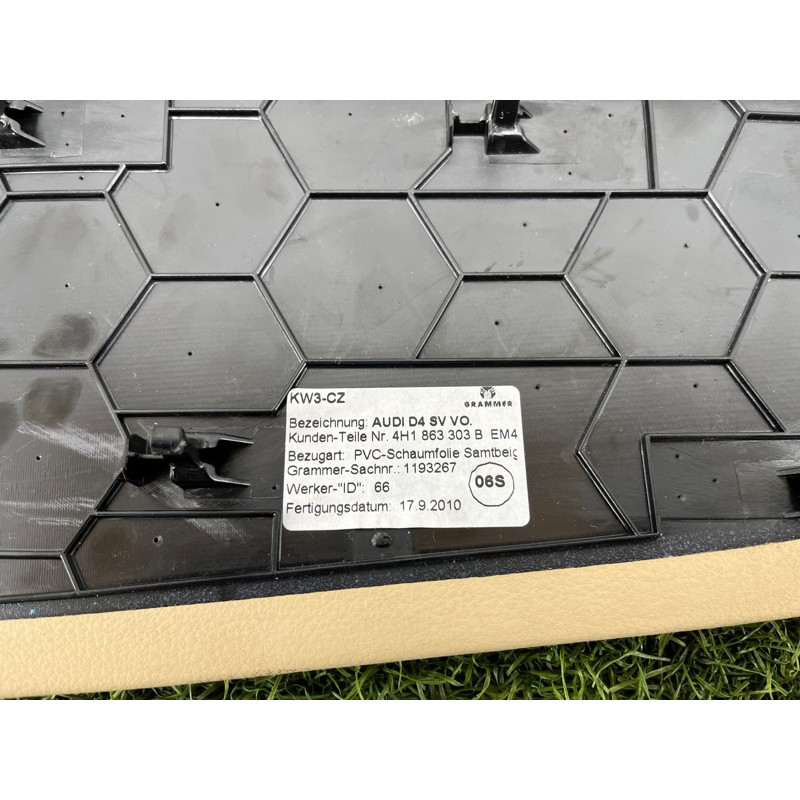 Накладка центральной консоли (салон) AUDI A8 D4 2011 4,2 4H1863303BEM4