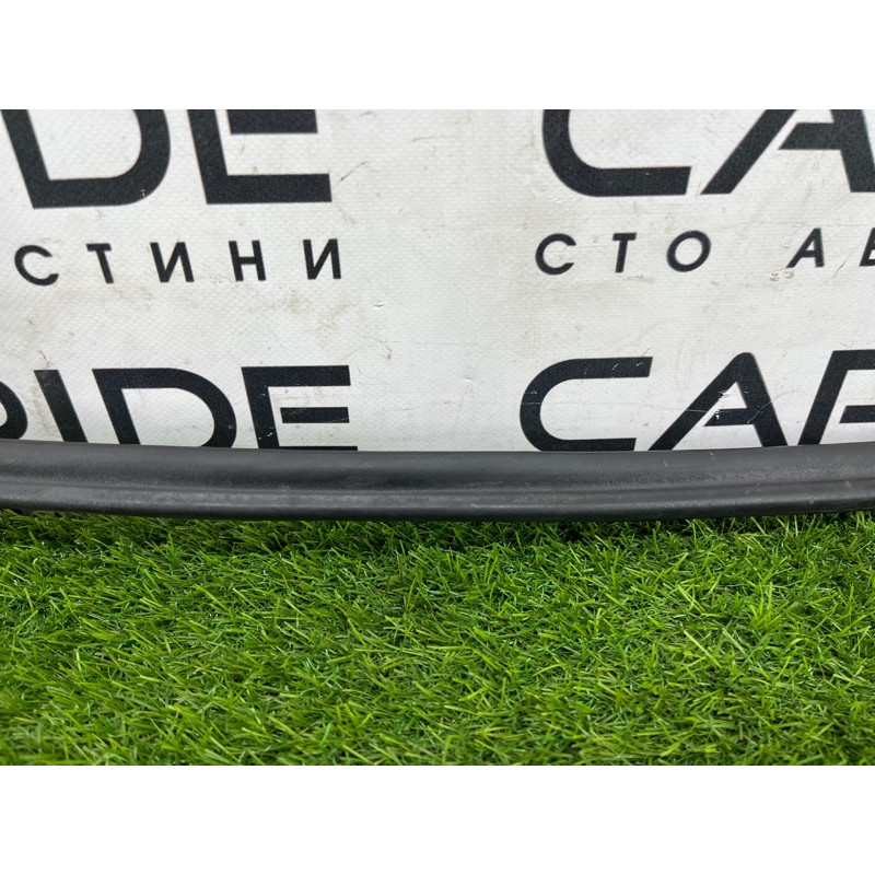 Уплотнитель проема двери (кузов и элементы) AUDI A8 D4 2011 4,2 4H0831721G
