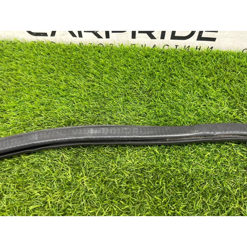 Уплотнитель проема двери (кузов и элементы) AUDI A8 D4 2011 4,2 4H0831721G