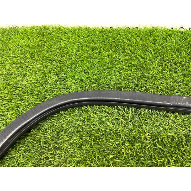 Уплотнитель проема двери (кузов и элементы) AUDI A8 D4 2011 4,2 4H0831721G