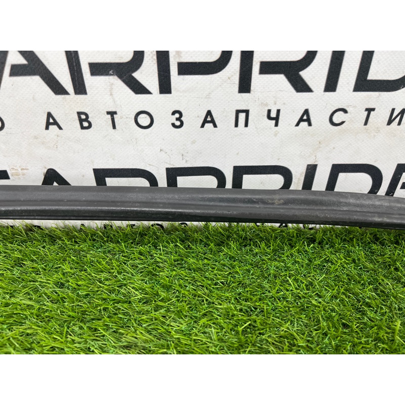 Уплотнитель проема двери (кузов и элементы) AUDI A8 D4 2011 4,2 4H0831721G