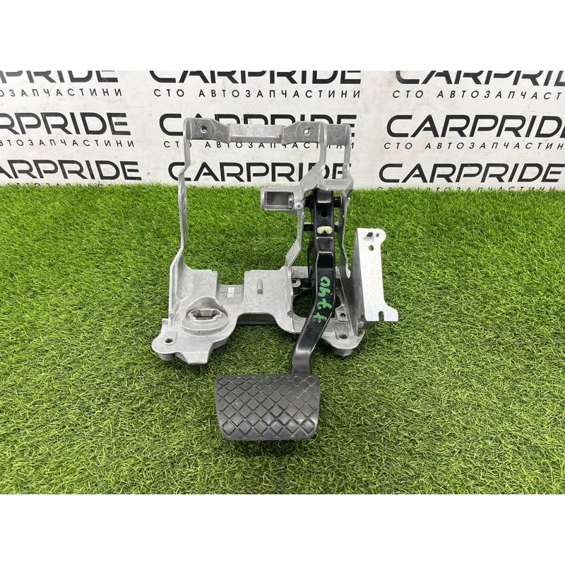 Педаль тормоза с кронштейном (тормозная система) Audi Q5 8R 2012 3.2 CALB 8K1721117